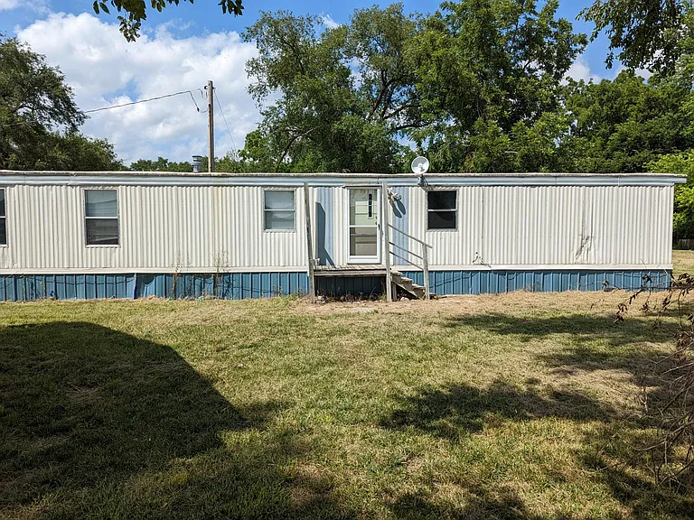 2260 Zeandale Rd — Photo 2