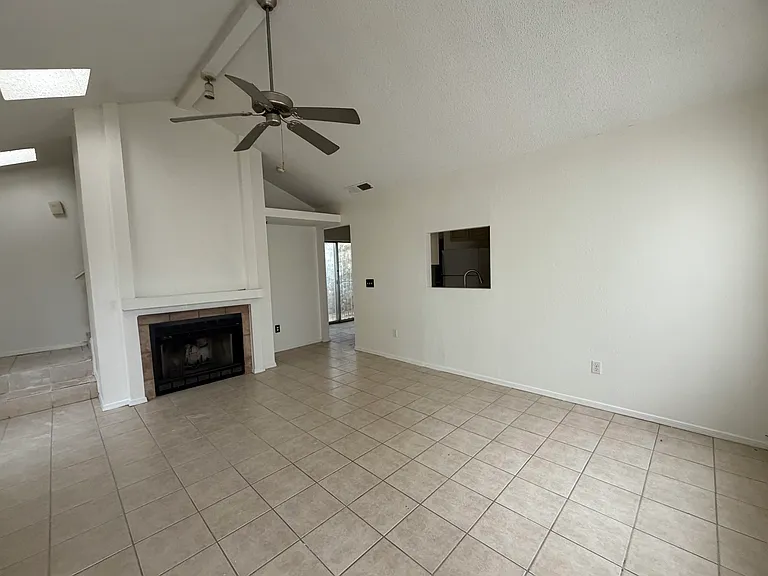 344 Bartlett Dr #E — Photo 6