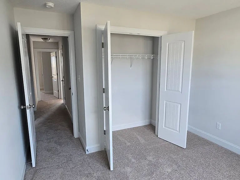 918 Uplands Ln — Photo 32
