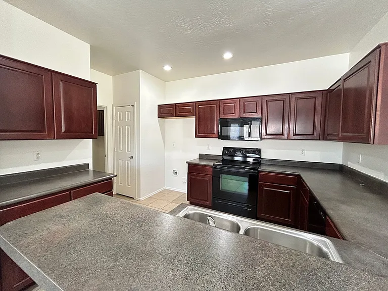 17218 W Country Gables Dr — Photo 4