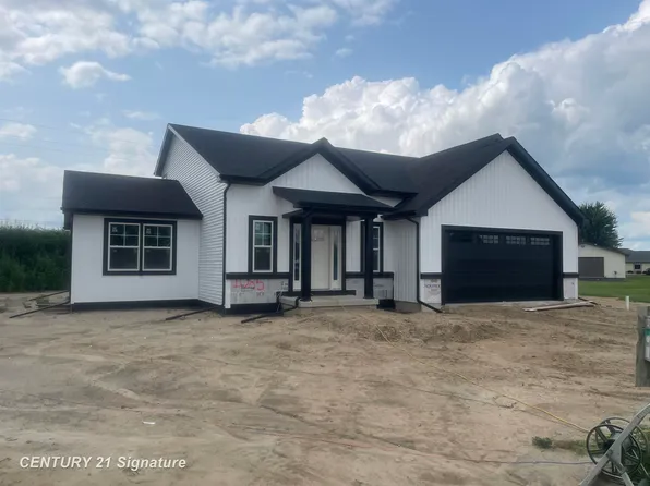 1085 Richland W, Hemlock, MI 48626