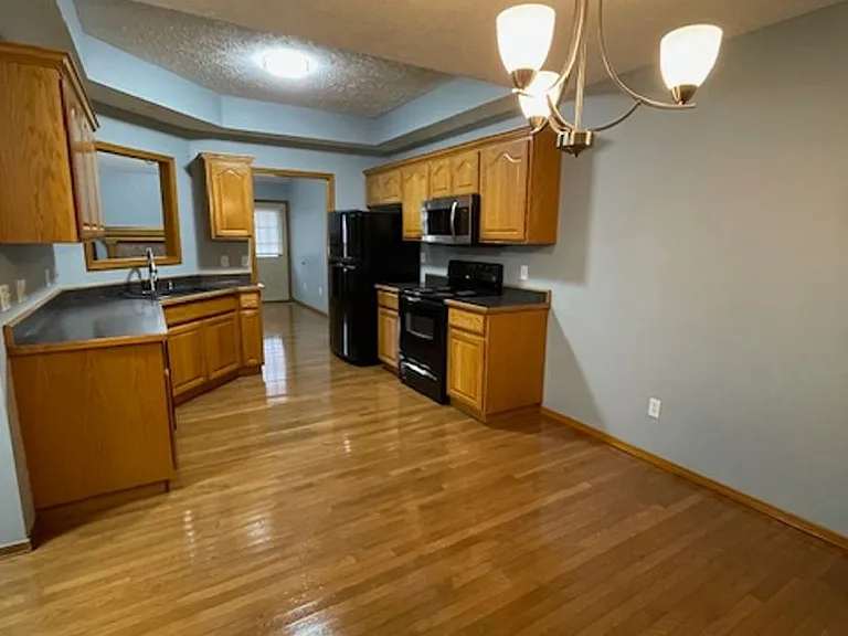 834 S Mahn Ave — Photo 16