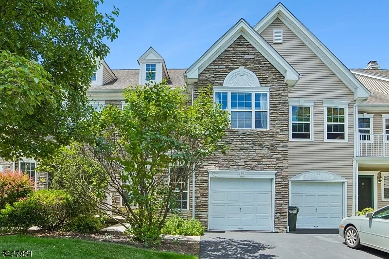 3 bed, 3.5 bath, $4,600 — Photo 4