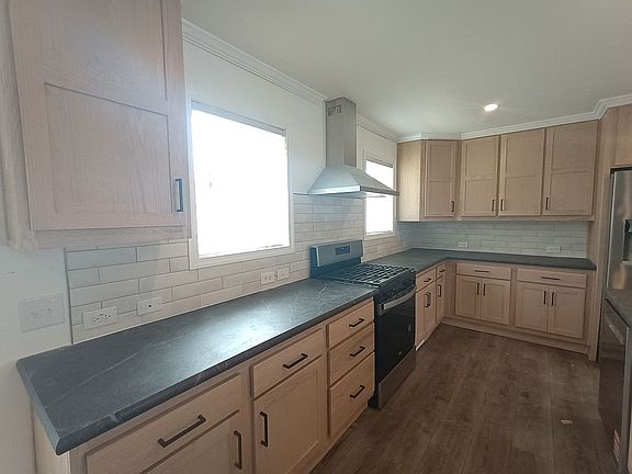Lots of great counter space!