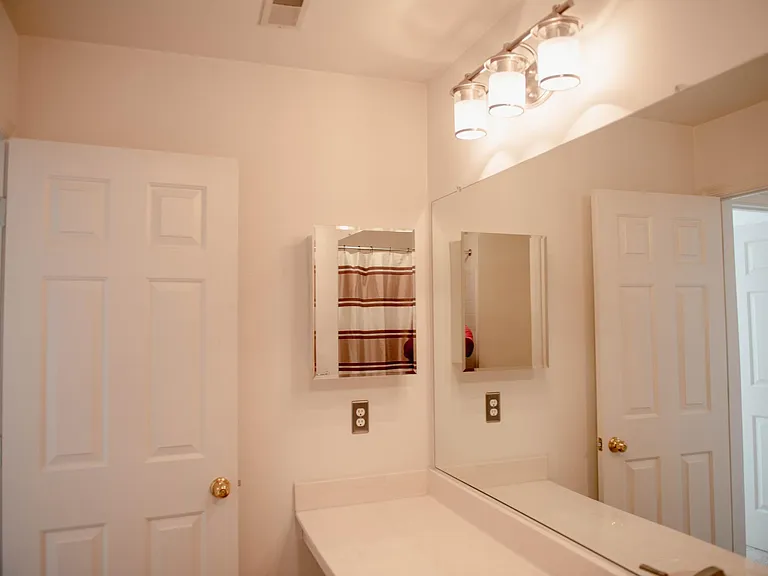 5211 Duke Ct — Photo 25