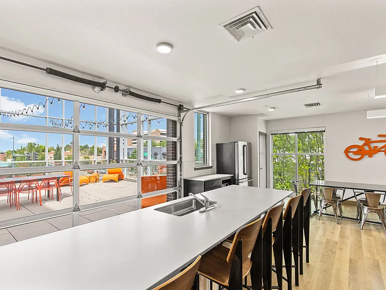 Broadway Lofts — Photo 39