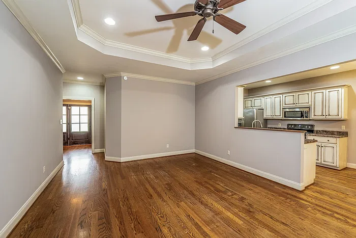 3 bed, 2.0 bath, 1379 sqft, $1,575 — Photo 4