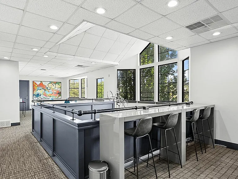 Cottonwood Apartments Community-Style Seating Apt CoWork