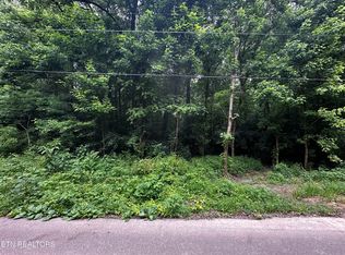 945 McCubbins Rd, Strawberry Plains, TN 37871