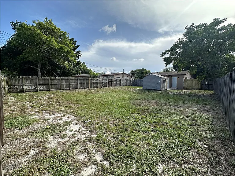 820 NW 4th Ave — Photo 10