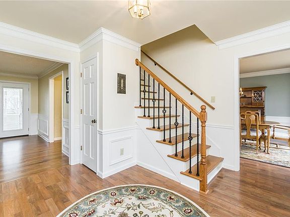 4th image of 2400 Woodbridge Dr