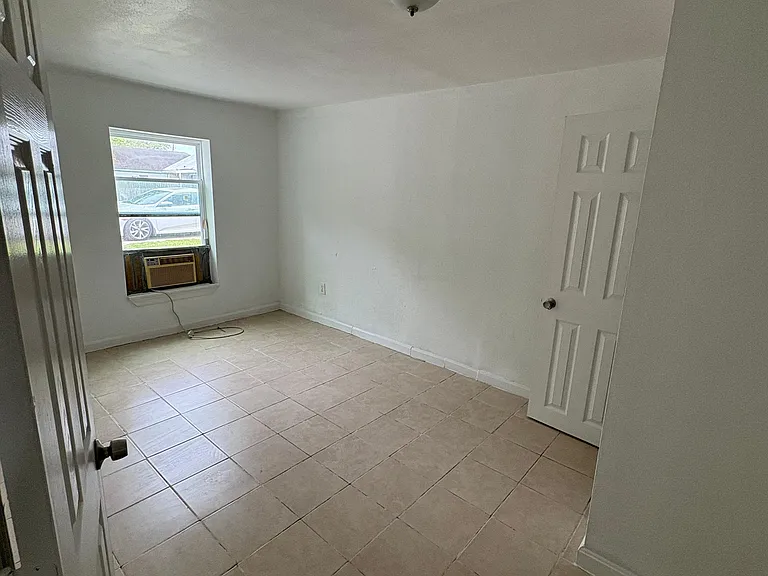 702 Rosedale St #2 — Photo 7