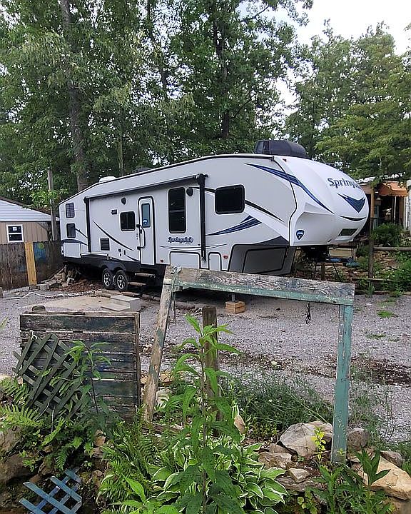 1st image of 44 Arapaho Dr