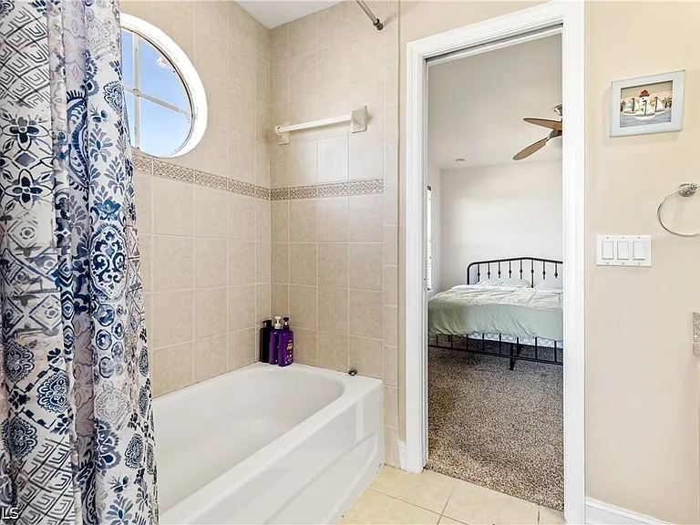 3101 SW 26th Pl — Photo 32