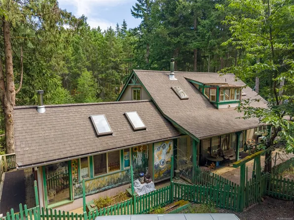 3706 Starboard Cres, Southern Gulf Islands, BC V0N 2M2