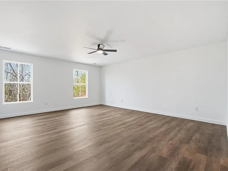 91 Smith And Wesson Way — Photo 44