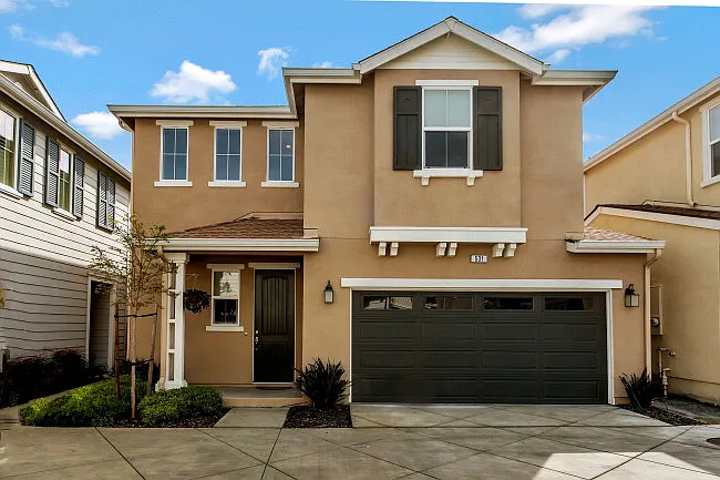 531 Falling Star Dr photo 1