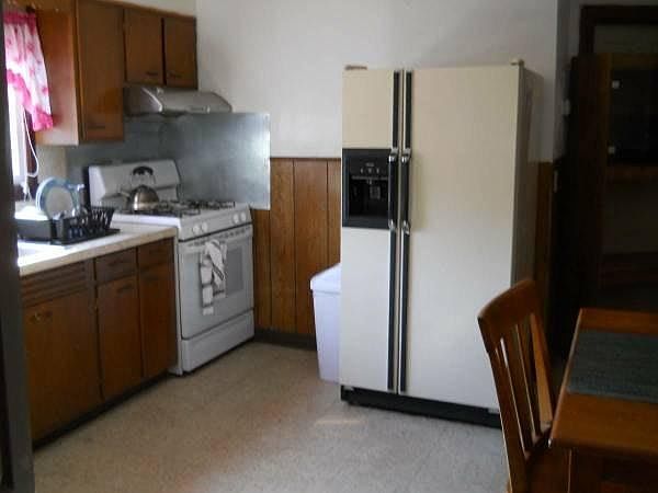 2nd image of 1011 Washington St APT 3