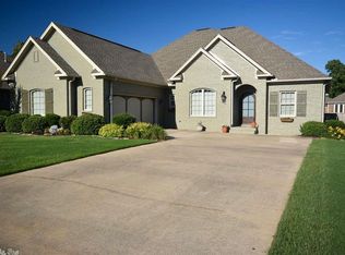 1820 Penny St, Conway, AR 72034