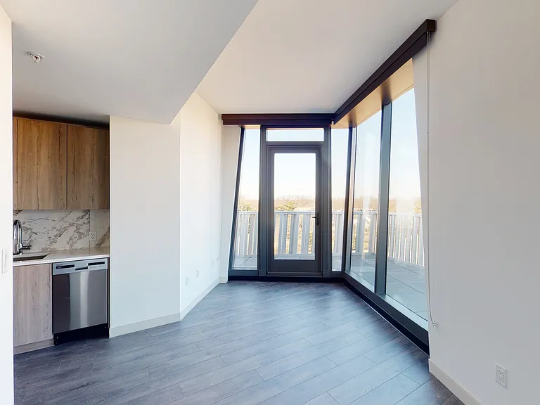 One Hundred Above the Park — Photo 89
