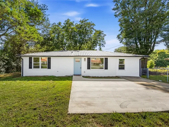 7 Beaverdam Rd, Williamston, SC 29697