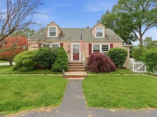 9 Albert St, Pequannock Twp., NJ 07444