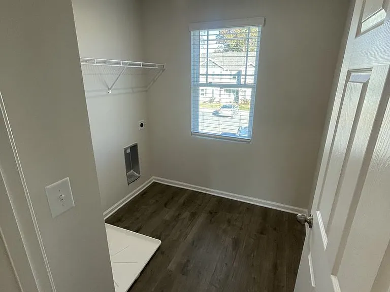 1001 Peony Ln — Photo 12