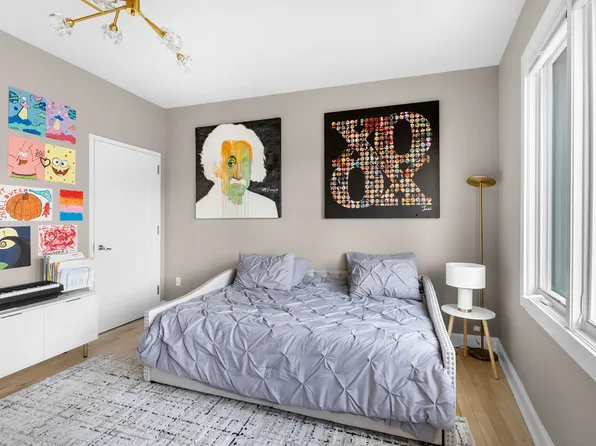 90 Bay Street Landing image 27 of 39