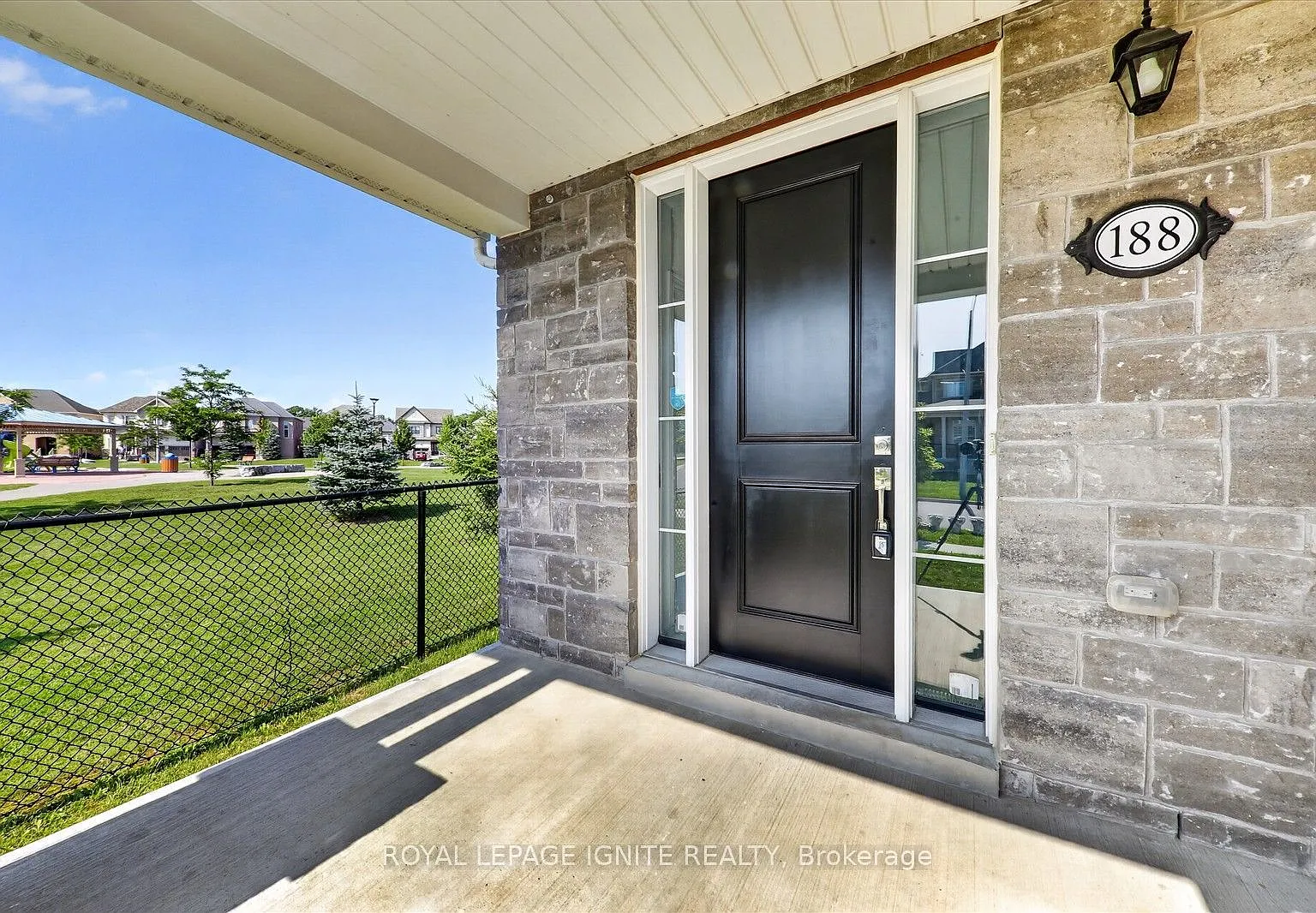 4 bed, $3,200 — Photo 4