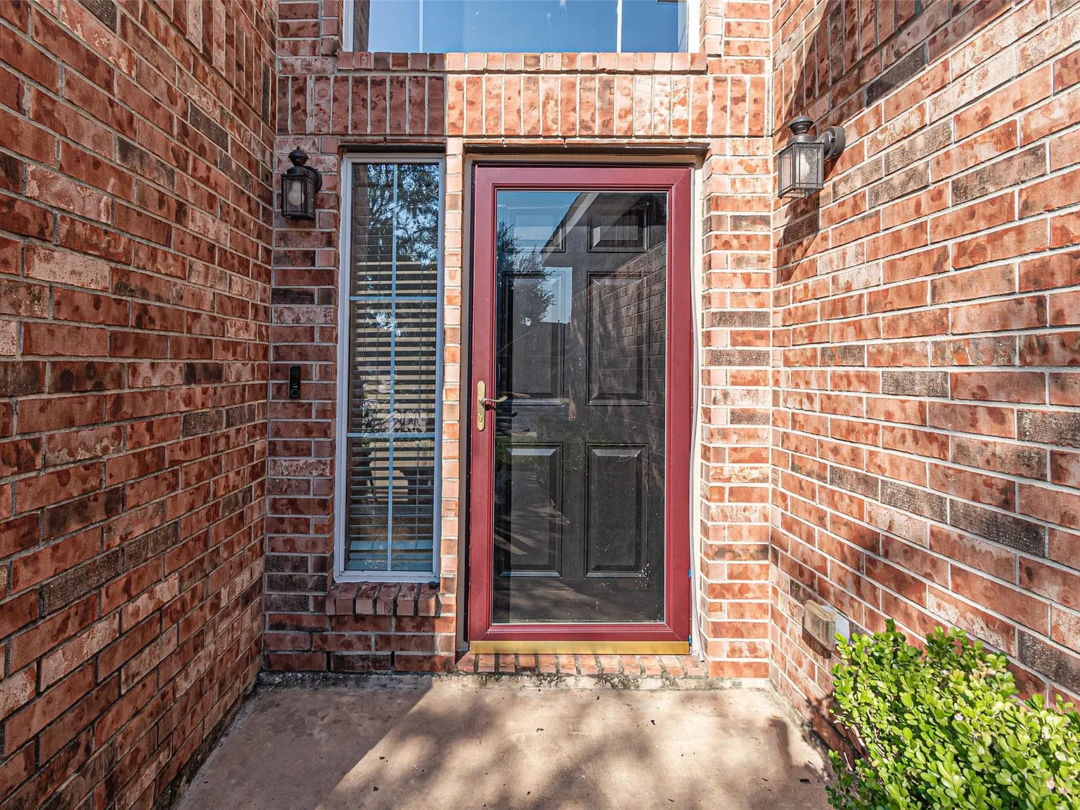 4 bed, 2.5 bath, 3119 sqft, $2,600 — Photo 4