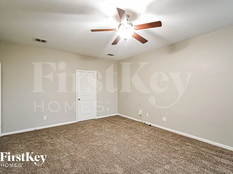 11824 Luckey Fls — Photo 10