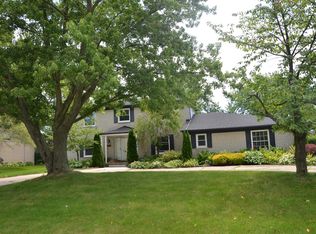 4833 Faircourt Dr, West Bloomfield, MI