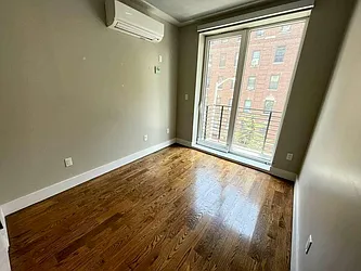 Rented by Tapiro Realty