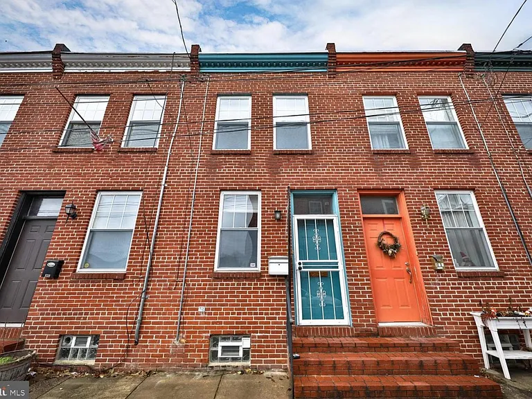 922 N Bambrey St — Photo 1
