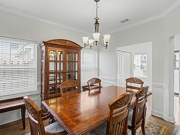 3rd image of 157 Hamlet Ct