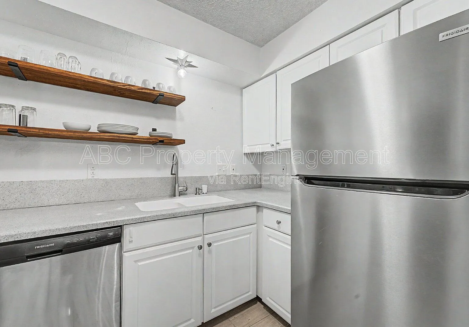 3 bed, 2.0 bath, 1712 sqft, $1,750 — Photo 3