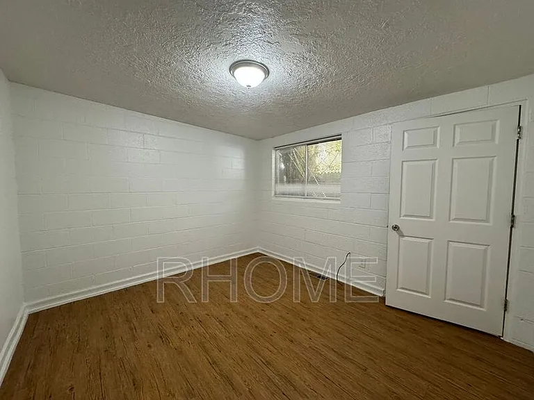 2725 S Edison St #2 — Photo 4