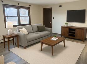 4 Poland Rd, Freeport, ME