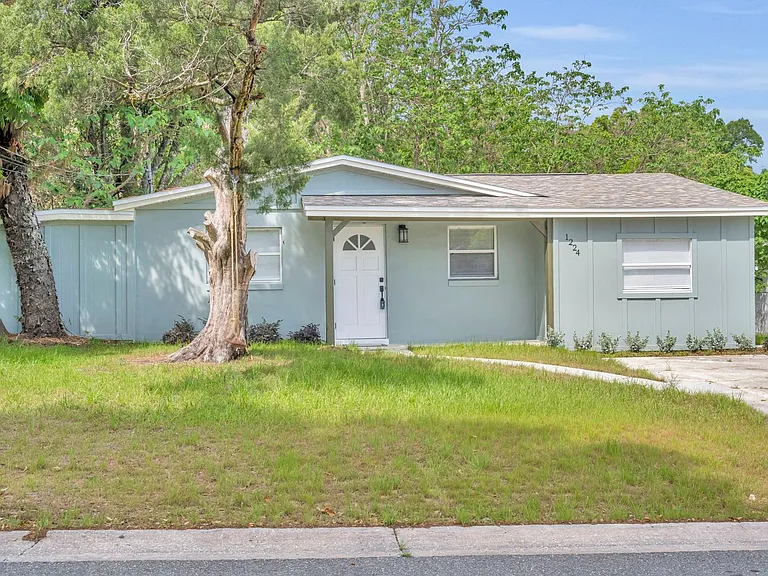 1224 Helen St — Photo 3