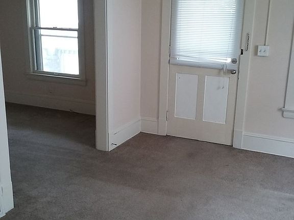 3rd image of 6602 Hosmer Ave #Down