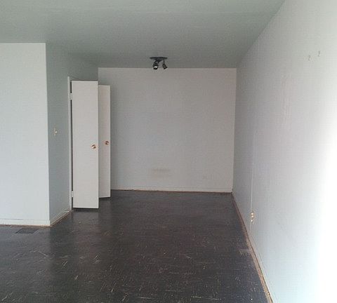 3rd image of 3930 N Pine Grove Ave APT 715