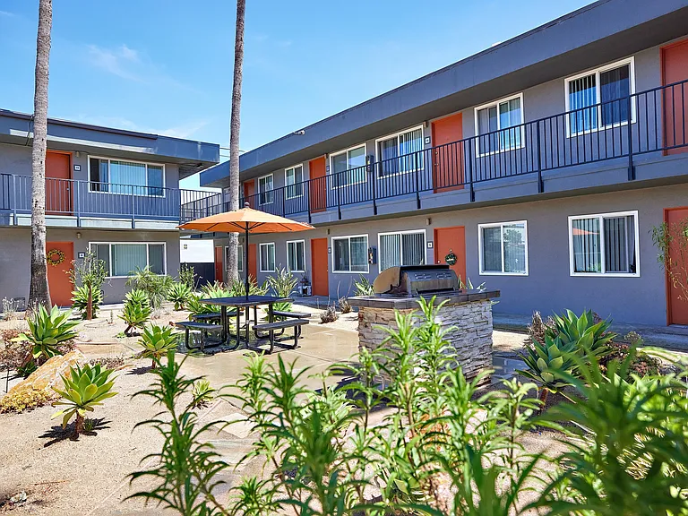 Elivia Apartments — Photo 14