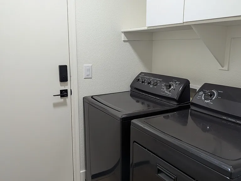 4630 E Torrey Pines Ln — Photo 11