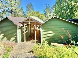 240 Farrell Dr, Forestville, CA 95436
