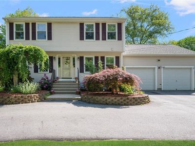 680 S Main St, Pascoag, RI, 02859