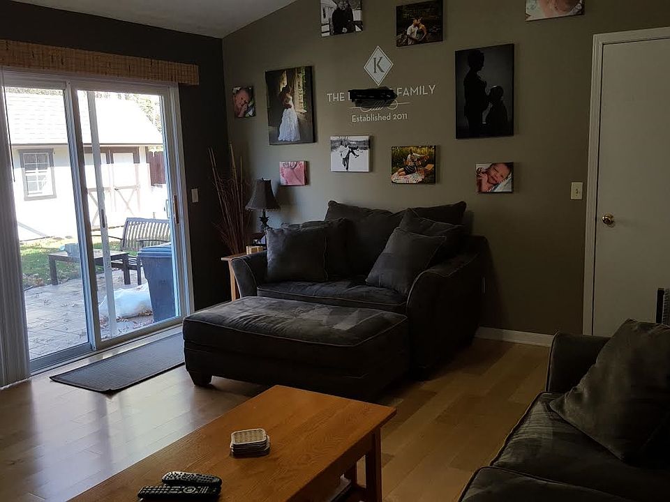 1st image of 270 Edison Dr