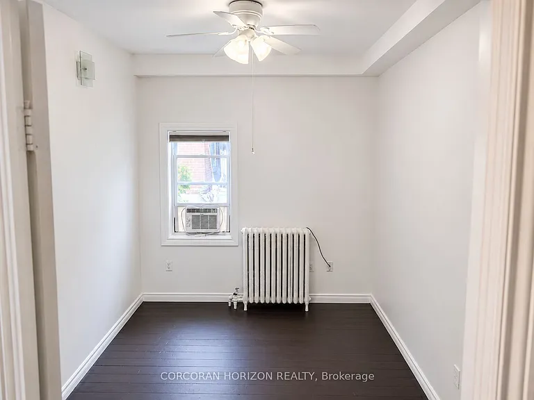 20407 Leslie St — Photo 19