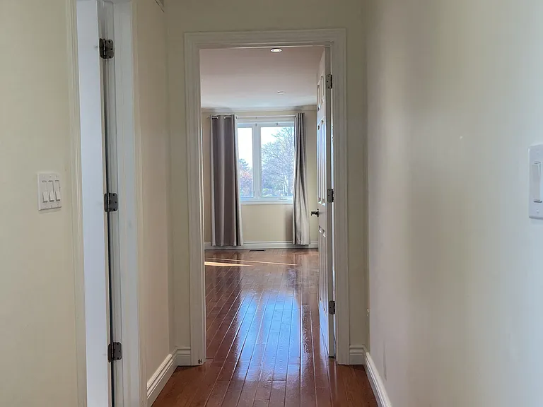 1166 McBride Ave #UPPER — Photo 34