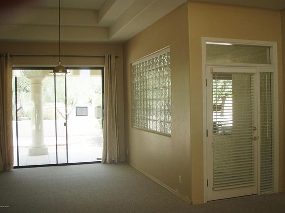 3rd image of 9956 N Calle Loma Linda