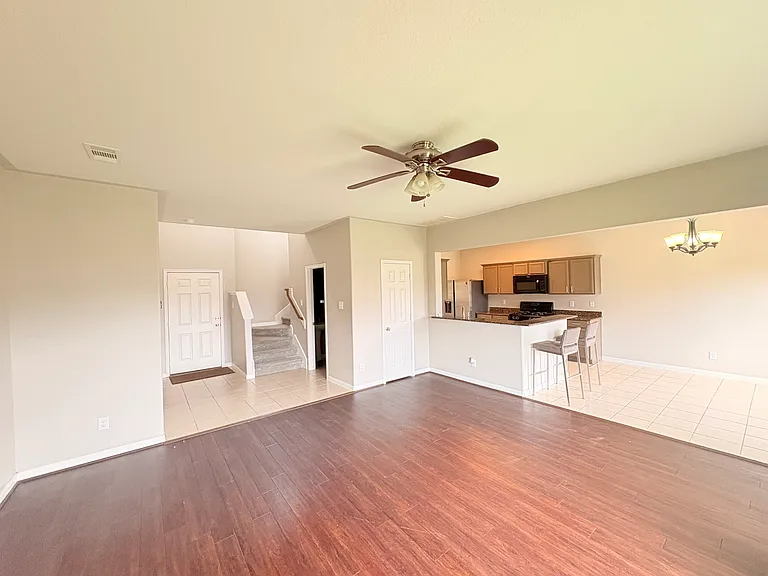 9807 Opal Rock Dr — Photo 3